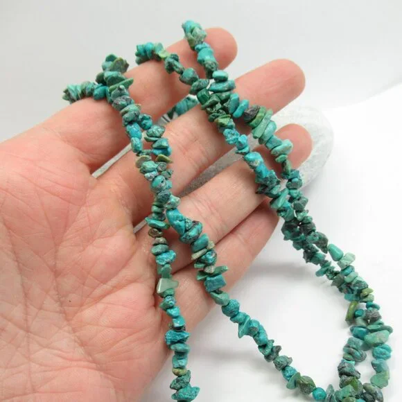 Turquoise gemstone chip necklace - Picture 8 of 9